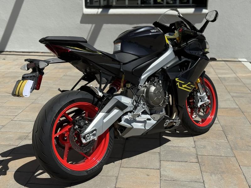 469C5F50-171A-46B6-A196-4EA73A3E5D81